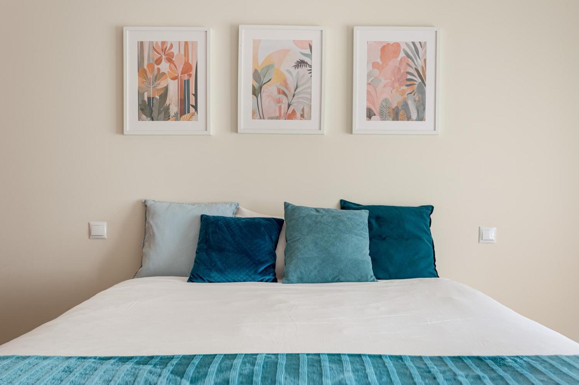 Joivy Stylish City Centre Flat With Parking Maía Екстериор снимка