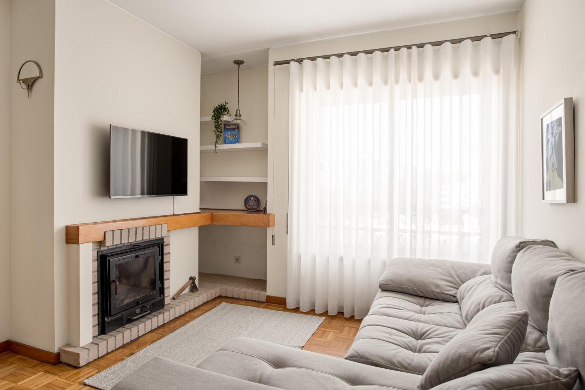 Joivy Stylish City Centre Flat With Parking Maía Екстериор снимка