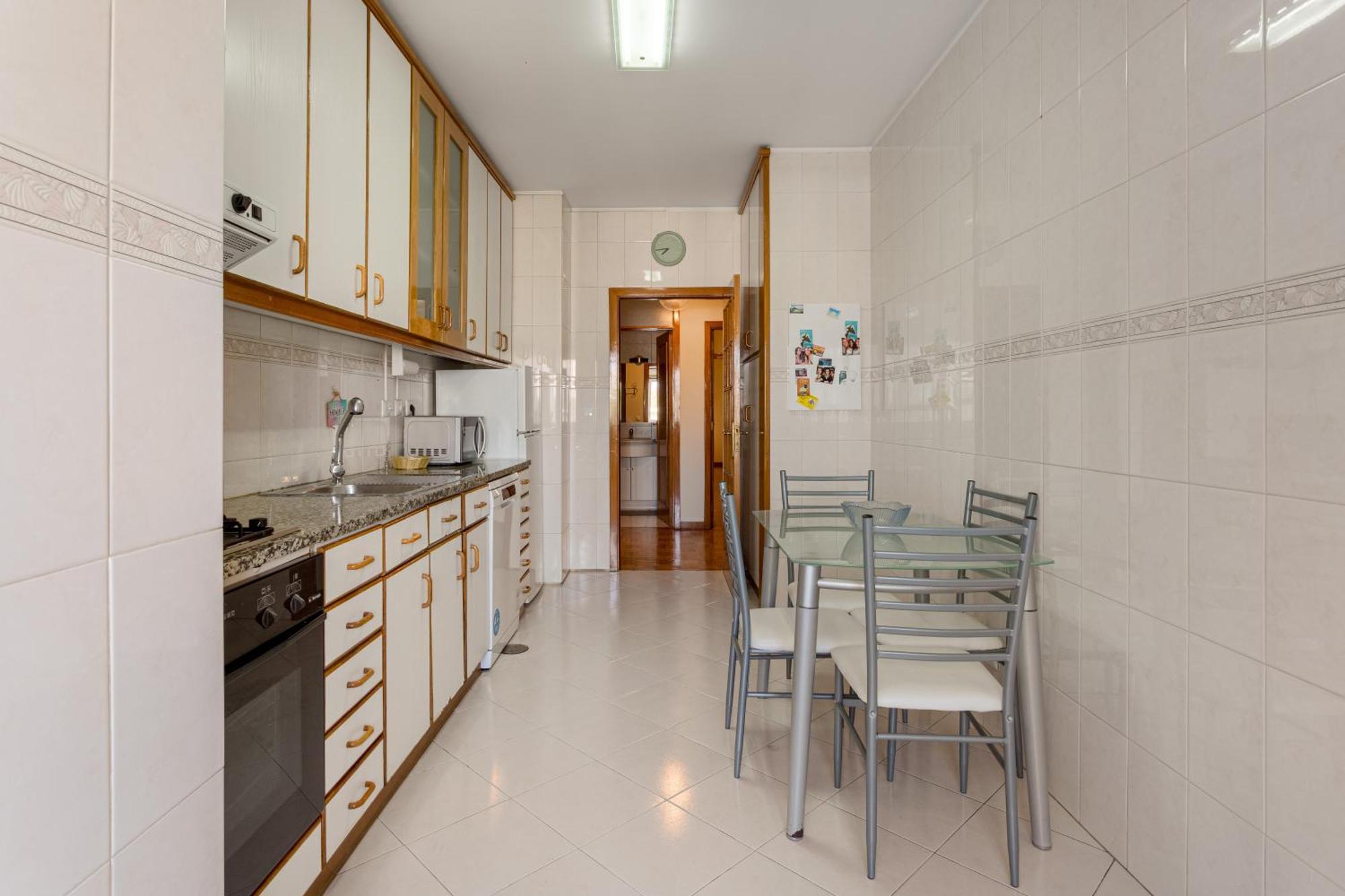 Joivy Stylish City Centre Flat With Parking Maía Екстериор снимка