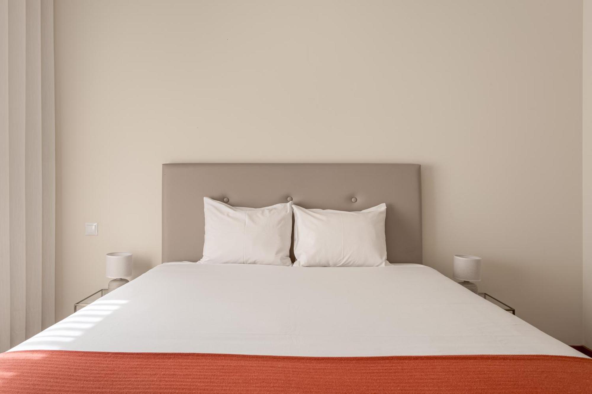 Joivy Stylish City Centre Flat With Parking Maía Екстериор снимка