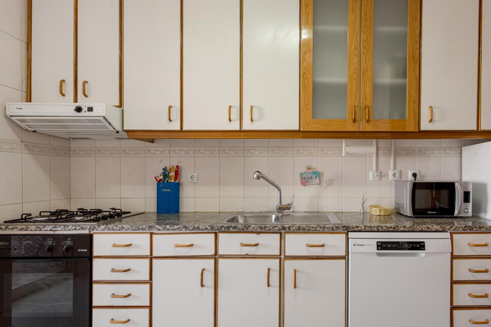 Joivy Stylish City Centre Flat With Parking Maía Екстериор снимка