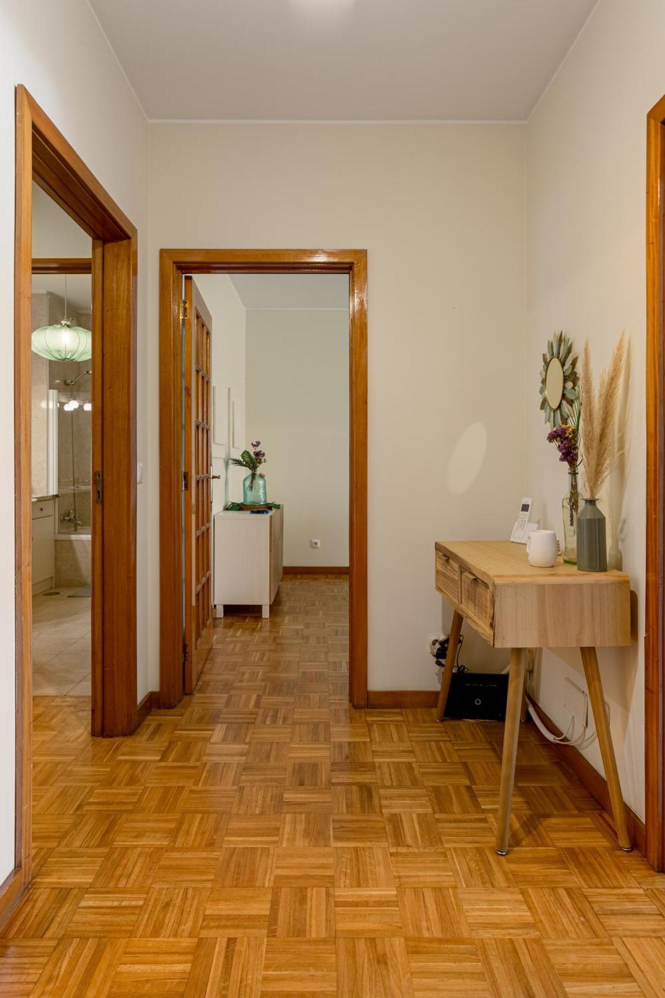 Joivy Stylish City Centre Flat With Parking Maía Екстериор снимка